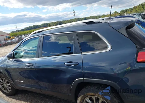 2019 Jeep Cherokee Latitude Plus 4X4 from USA, damaged, VIN 1C4PJMLB8KD465816